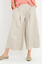 Load image into Gallery viewer, Planet - Gaucho Pant - Fawn
