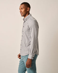 Johnnie O -Hangin' Out Performance Button Up Shirt - Tally - Light Grey