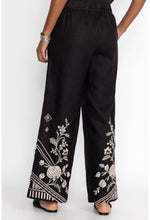 Load image into Gallery viewer, Johnny Was - Seamed Linen Pant - Black
