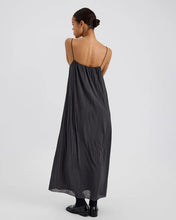 Load image into Gallery viewer, Solid &amp; Striped - The Sarai Dress - Noir
