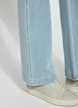 Load image into Gallery viewer, Lyssé - Baby Bootcut Jeans - Bleached Blue
