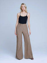 Load image into Gallery viewer, L&#39;Agence - Pilar Wide Leg Pant - Soft Camel Houndstooth
