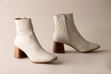 Load image into Gallery viewer, Huma Blanco - Harlow Bootie
