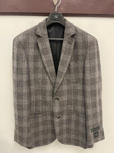 Load image into Gallery viewer, Q by Flynt - Bateman Sport Coat - Neutral Combo
