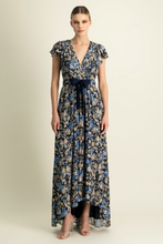 Load image into Gallery viewer, Monique Lhuillier - Short Long Sleeve Gown - Blue Bell Garden
